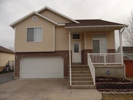 1039 S 1100 W in Woods Cross, UT - Building Photo