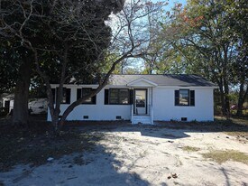 1069 Chestnut St in Orangeburg, SC - Building Photo