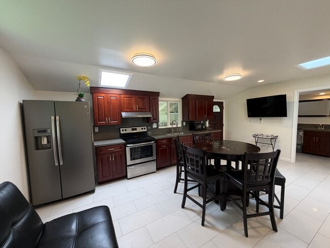 3346 Kanaina Ave in Honolulu, HI - Building Photo - Building Photo