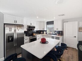 100 SW 17th St in Pompano Beach, FL - Building Photo