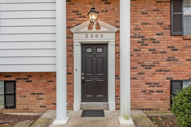 2583 Fleetwood Ave in Cincinnati, OH - Building Photo - Building Photo