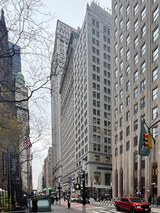 Wall St in New York, NY - Foto de edificio