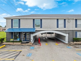 Fountains at Chimney Rock in Houston, TX - Building Photo