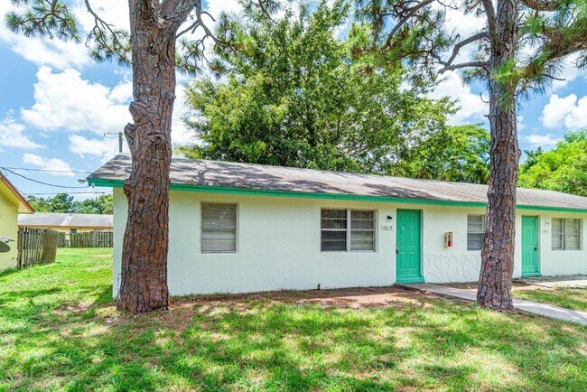4815 Gulfstream Rd in Lake Worth Beach, FL - Building Photo - Building Photo