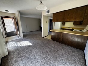 10145 Madeline Dr NW in Albuquerque, NM - Building Photo - Building Photo