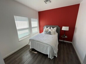 1916 Calumet St-Unit -204 in Houston, TX - Building Photo - Building Photo