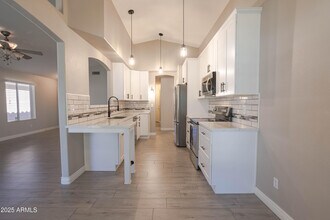 1022 N Bogle Ave in Chandler, AZ - Building Photo - Building Photo