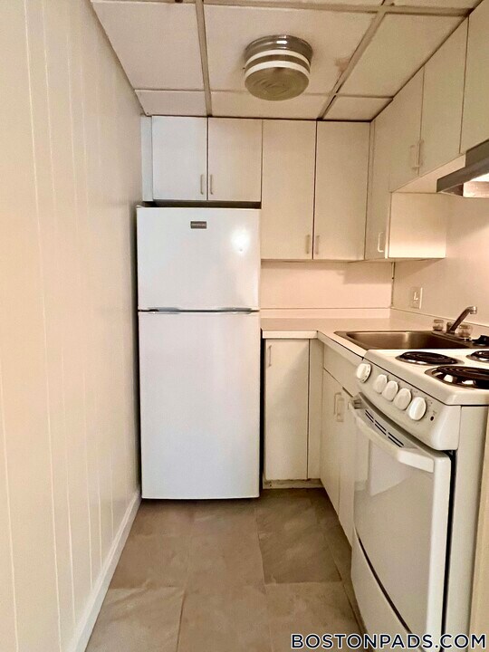 62 Boylston St, Unit M03 in Boston, MA - Building Photo