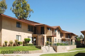 Quailpointe Apartments in Rialto, CA - Building Photo - Building Photo