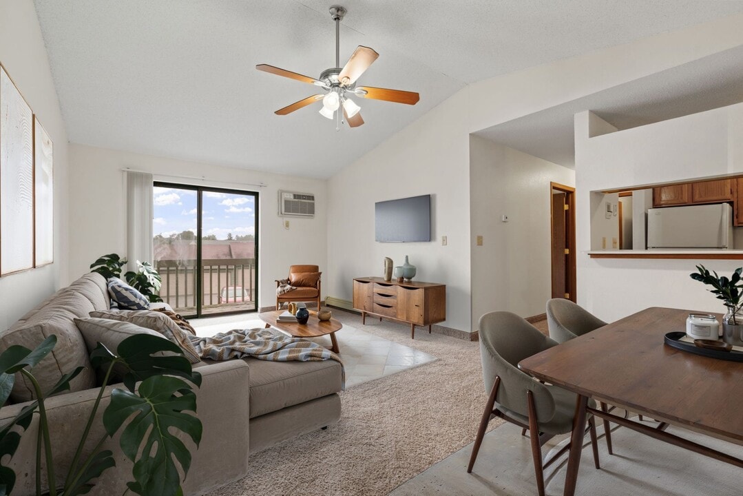 Jordan Creek and Mills in Rochester, MN - Foto de edificio