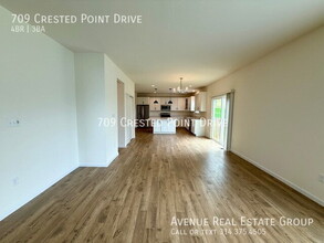 709 Crested Pt Dr in Eureka, MO - Building Photo - Building Photo