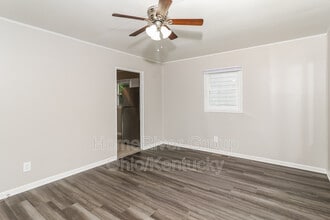 1821 Catalpa Ave in Cincinnati, OH - Building Photo - Building Photo