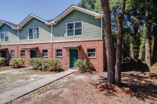 233 Milray Ln in Gulfport, MS - Building Photo