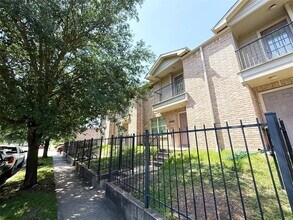 10066 Emnora Ln in Houston, TX - Building Photo - Building Photo