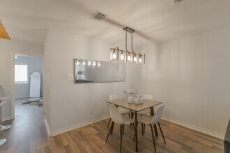 16800 Sugar Pine Dr in Houston, TX - Building Photo - Building Photo