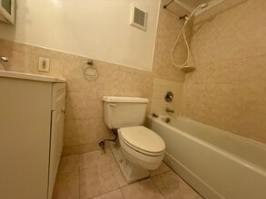 333 Grand Ave, Unit 1A in Palisades Park, NJ - Foto de edificio - Building Photo