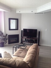 28 Stadium Rd in Toronto, ON - Building Photo - Building Photo