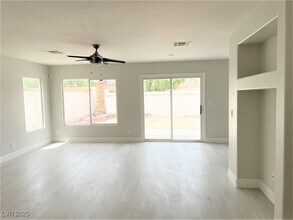 10108 Basalt Hollow Ave in Las Vegas, NV - Building Photo - Building Photo