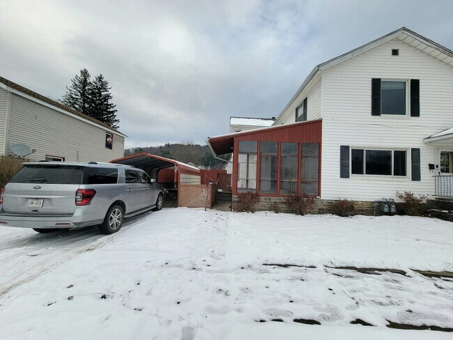 45 Maple St in Canisteo, NY - Building Photo - Building Photo