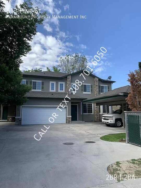 613 E Pine Ave in Meridian, ID - Building Photo
