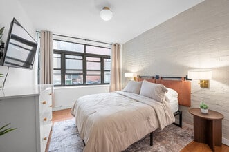 309 W 28th St in New York, NY - Building Photo - Building Photo