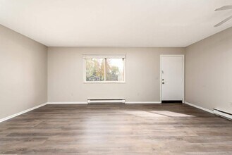 Free Street Apartments in Fowlerville, MI - Building Photo - Building Photo