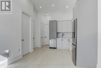 5 Holborne Ave in Toronto, ON - Building Photo - Building Photo