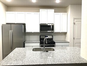 2708 Geronimo Creek in New Braunfels, TX - Building Photo - Building Photo