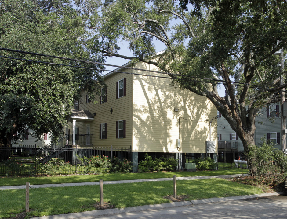 Filmore Parc Apartments in New Orleans, LA - Building Photo