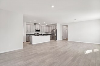 6133 Bellview Pointe Cir in Bellview, FL - Building Photo - Building Photo