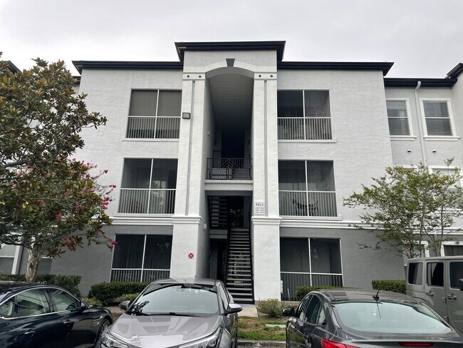 5521 Legacy Crescent Pl in Riverview, FL - Building Photo - Building Photo