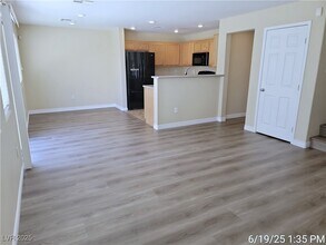 9125 Starling Wing Pl in Las Vegas, NV - Foto de edificio - Building Photo