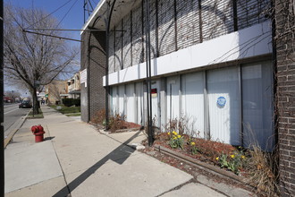 4930 W Diversey Ave in Chicago, IL - Building Photo - Building Photo