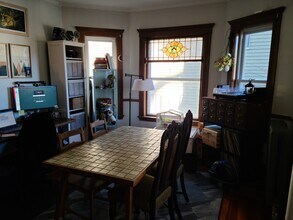 15 Langley Rd, Unit 1 in Boston, MA - Foto de edificio - Building Photo