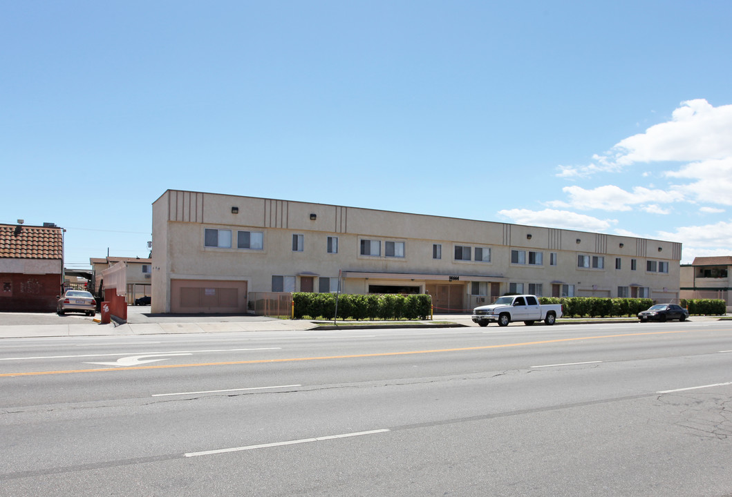 14664 Roscoe Blvd in Panorama City, CA - Building Photo