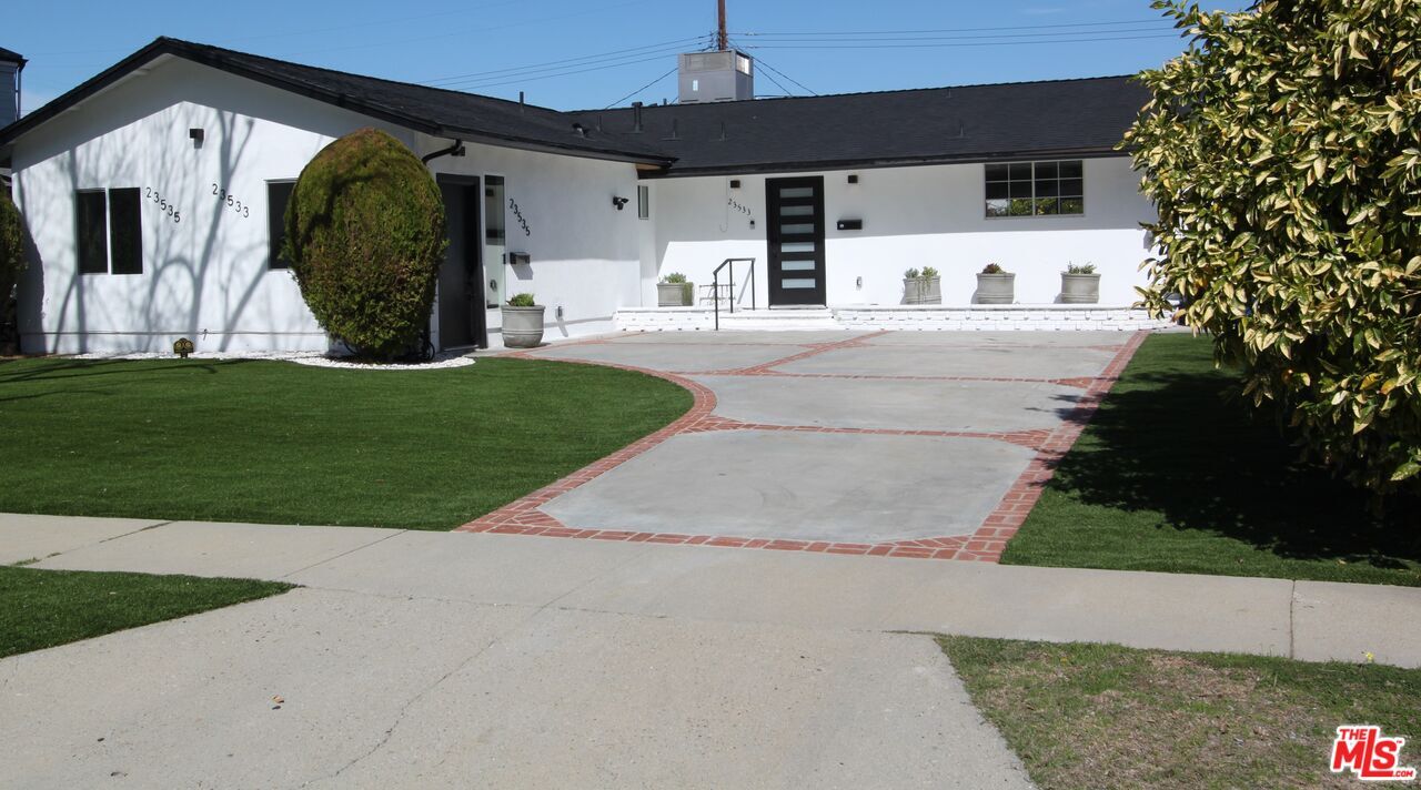 23535 Styles St in Los Angeles, CA - Building Photo