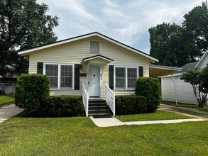 211 St Michael St in Lafayette, LA - Building Photo - Building Photo