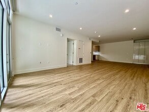 9265 Burton Way in Beverly Hills, CA - Building Photo - Building Photo