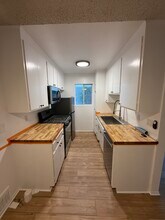 1218 McClellan Dr, Unit 201 in Los Angeles, CA - Foto de edificio - Building Photo