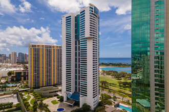 Nauru Tower - Commercial Units in Honolulu, HI - Foto de edificio - Building Photo