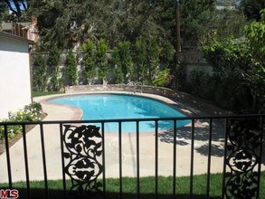 2226 Patricia Ave in Los Angeles, CA - Building Photo - Building Photo