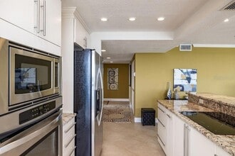 9425 Blind Pass Rd, Unit 508 in St Pete Beach, FL - Building Photo - Building Photo