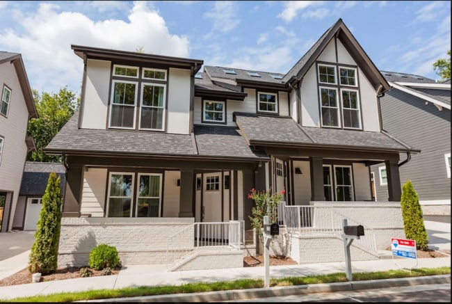 property at 1722 Carvell Ave