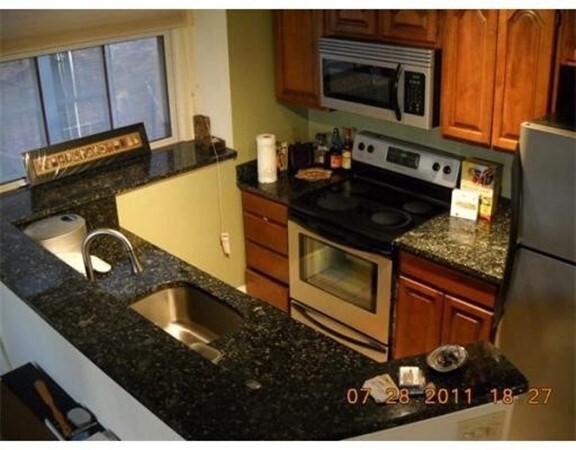 120 Norway St, Unit 10 in Boston, MA - Foto de edificio - Building Photo