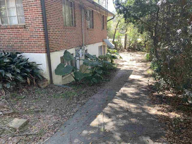 property at 729 E Jefferson St