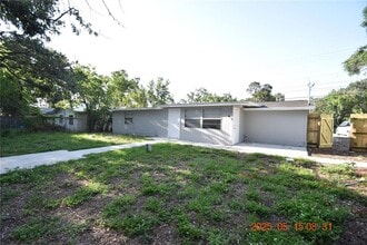 3908 E Hanna Ave in Tampa, FL - Building Photo - Building Photo