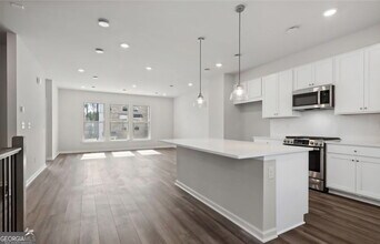 213 Matson Run SW in Mableton, GA - Foto de edificio - Building Photo