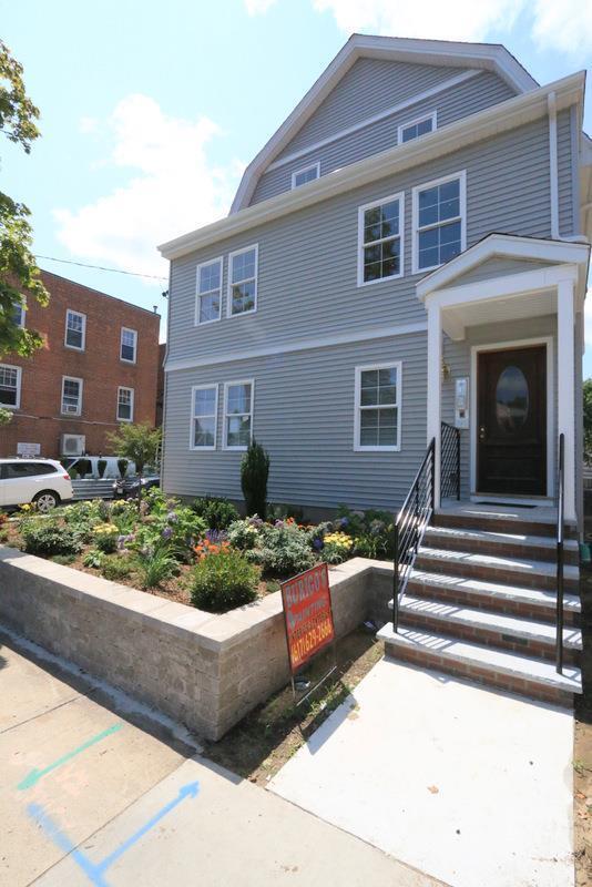 220 Massachusetts Ave, Unit 3 in Arlington, MA - Building Photo - Building Photo