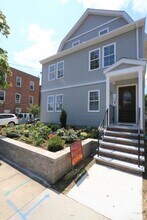 220 Massachusetts Ave in Arlington, MA - Foto de edificio - Building Photo