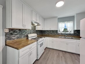 2718 Garfield St in Laredo, TX - Building Photo - Building Photo
